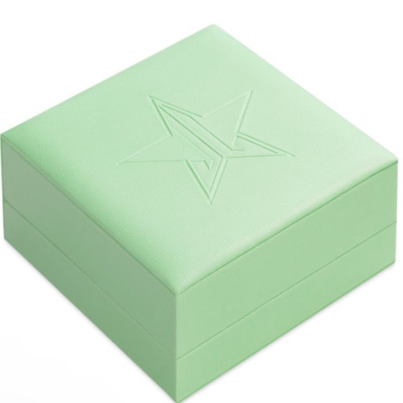 Jeffree Star Extreme Frost Cold Hard Cash Highlighter - Picture 7 of 15